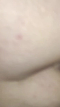 Sex im schlafzimmer mit creampie in der muschi
