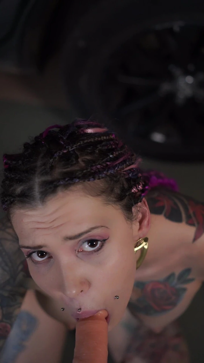 Roxy Rain: Sweet Lips on the Toy