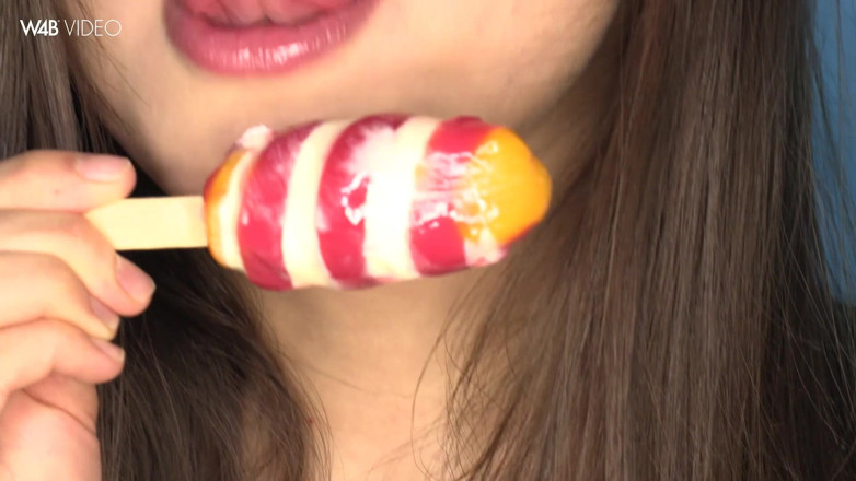 Watch4beauty: Kapcie na pieska