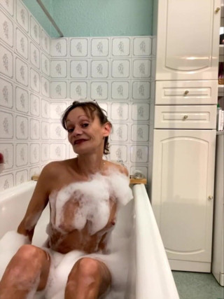 Chris06d22: Bubble Bath