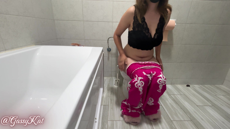 GassyKat: The Daily Toilet Episode 33