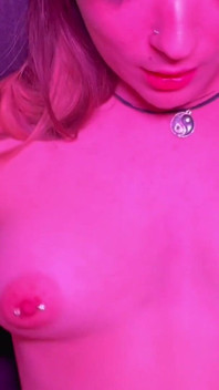 Kinsley Kane Si Fa Sfondare La Figa Stretta Da Un Cazzo Duro