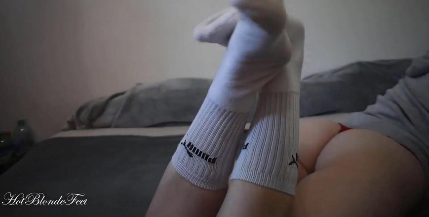 Miley Grey: 긴 양말을 신은 섹시한 다리 - Miley Grey