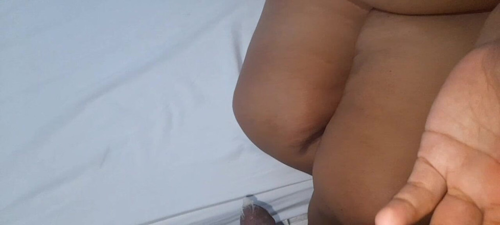 Gordita Culo Rico: Arkadaşım ve kocasıyla üçlü seks, ikimiz de onu emiyor ve sonra...