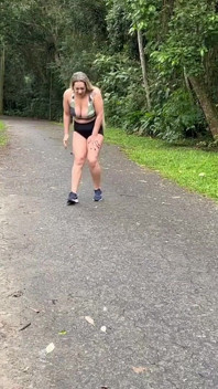 Mulher Carente Por Ausencia Do Namorado, Nao Resiste a Vontade Com Estranho No Parque