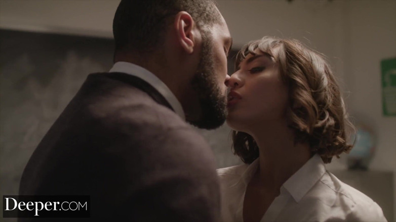 Deeper: Profondo. Janice Griffith si fa strada quando prende il controllo