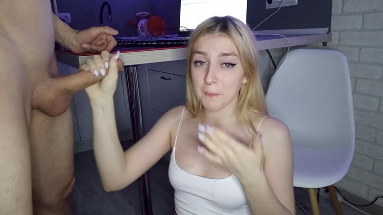 KissAllisse: Porra inesperada na garganta. Ele prometeu gozar na cara! Gozada...