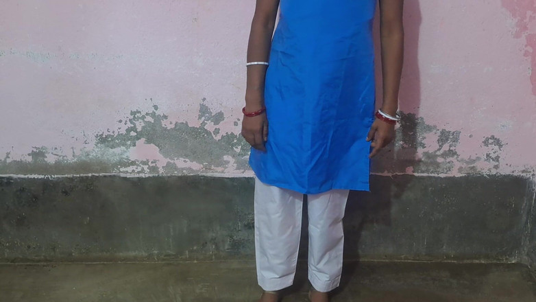 Sumaj: Mahasiswi dengan gaun kampus