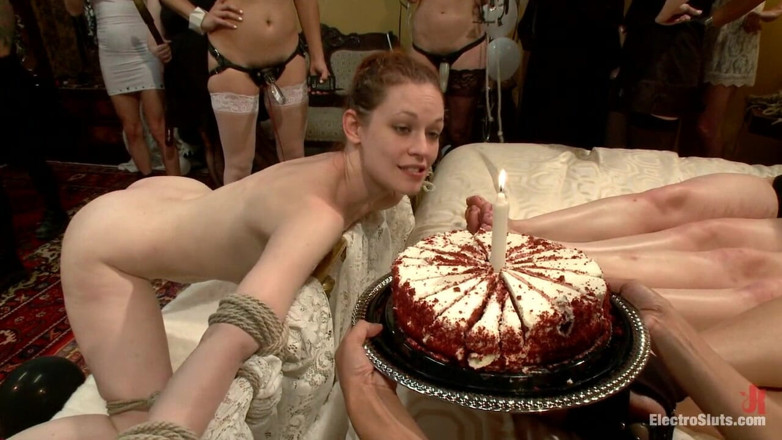 Electrosluts by Kink: Feliz cumpleaños de Justine Joli