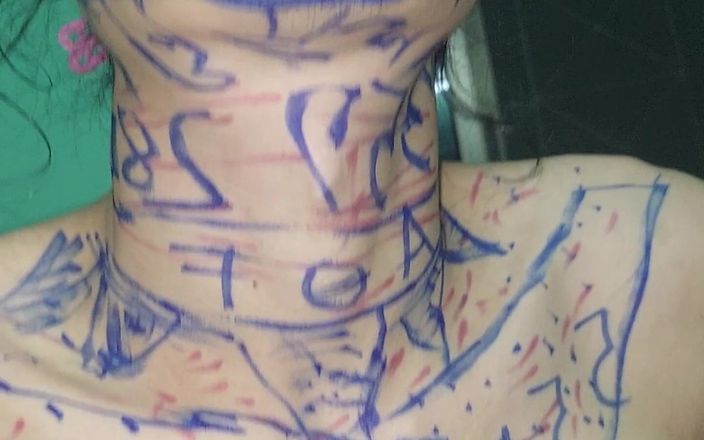 Clown likes to play with colors: Красивий, смішний чоловік. насолоджуйтесь