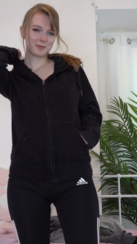Schwangere modenschau und masturbation