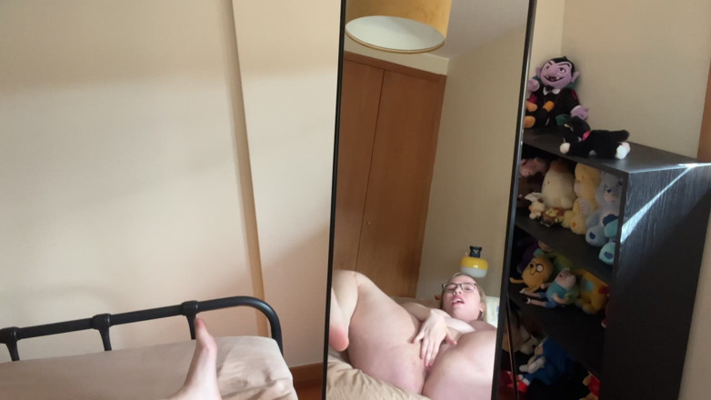 bitetwin9: Chubby Girl Farting on Mirror