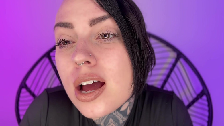 Miss Valentina: Adorazione del lipgloss