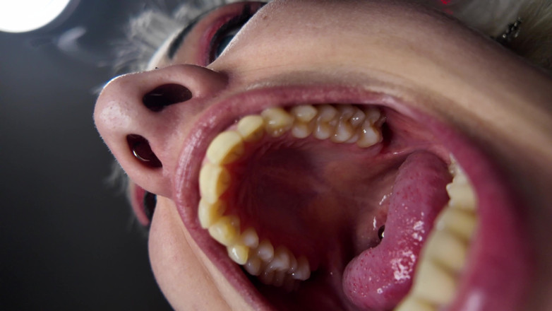 Glitterqueen1999: Mouth Tour 4K