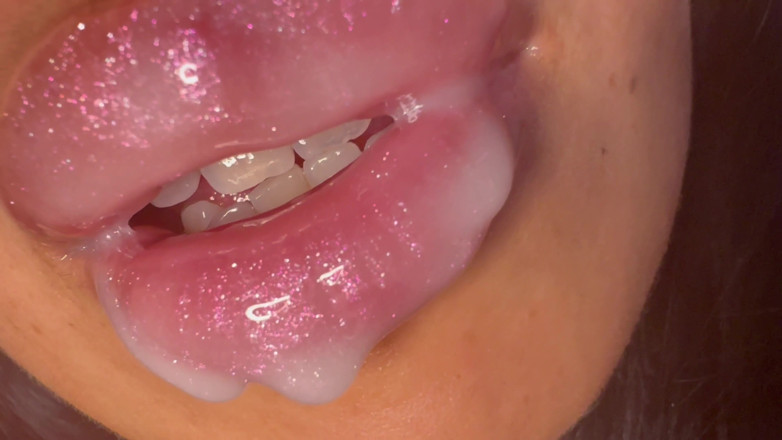 Asmr_mouth: Um Loooot de Lipgloss quando eu beijo