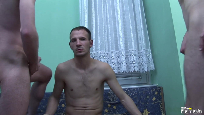 Gay Diaries: Przystojny facet dostaje usta i tyłek wyruchane przez dwóch przyjaciół...