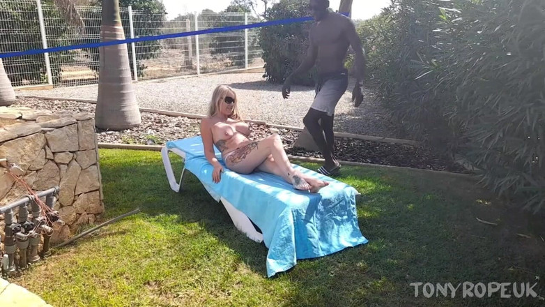 Tony Rope: El sensual masaje de bbc iii - Mackenzie Page