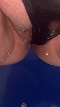 Slave Pissing 2