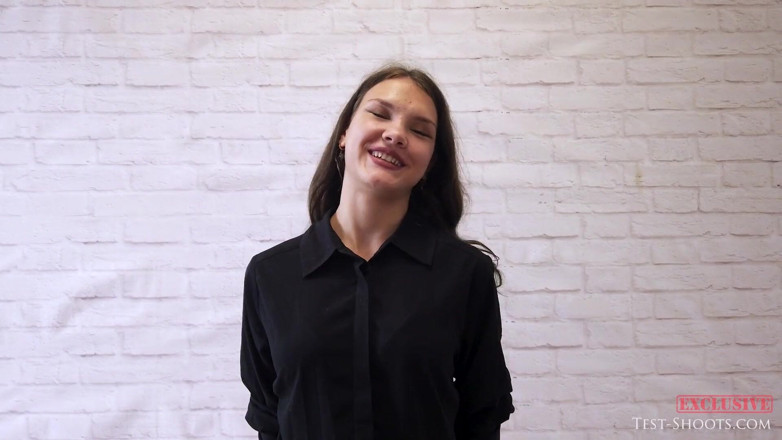 Test-Shoots: Audiție video în pielea goală cu gimnasta artistică Polina