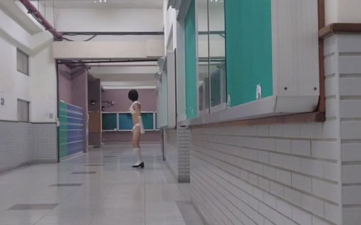 NotAFuta: Exibicionista usa lingerie fofa na faculdade e gozada