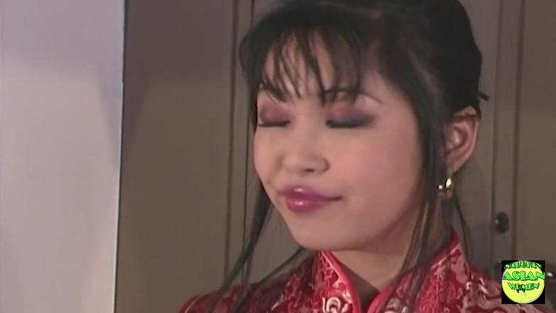 Naughty Asian Women: Flaca asiática morena tiene orgasmos mientras monta eje largo en...