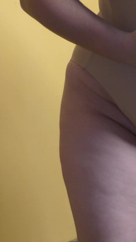 Versaute ehefrau neckt ihren liebhaber, um ihn zu verführen, ihre muschi zu creampie - milchige mari