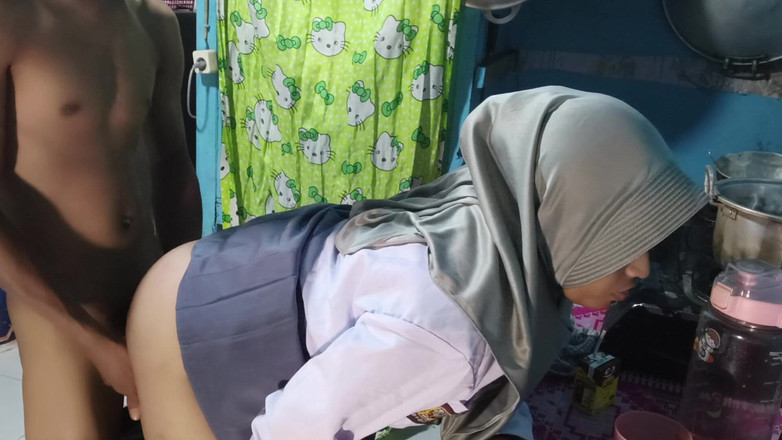 Rania: La sorellastra sta per andare al college