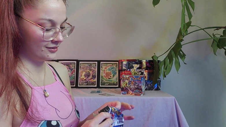 petitesubkitten: 새로운 흑누나 플레임즈 풀 부스터 박스 카드 당기기