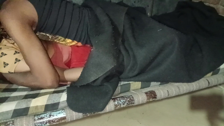 Indian sex2: 大学生の女の子が彼氏に家に招待され、ホットな女子の大学セックスインディアン