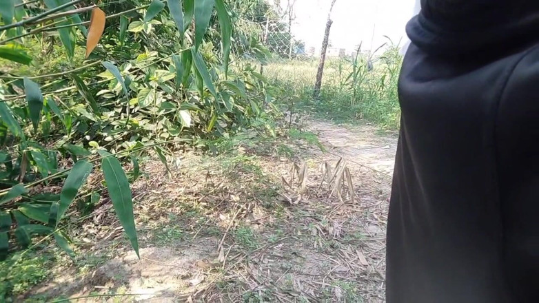 DesiDarkArt: Panjabi desi boy wald handjob im freien