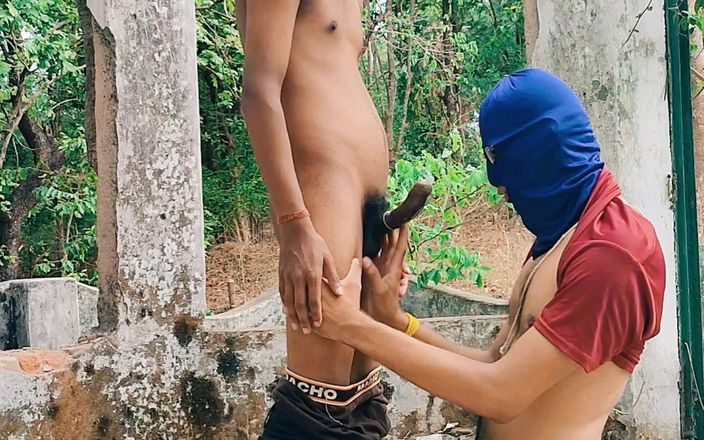 Tani: Cowok gay India ngentot dan nyepong kontol raksasa pria kulit...