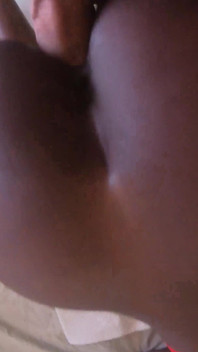 Nieuw zwart poesje om te neuken en te vullen met hete melk