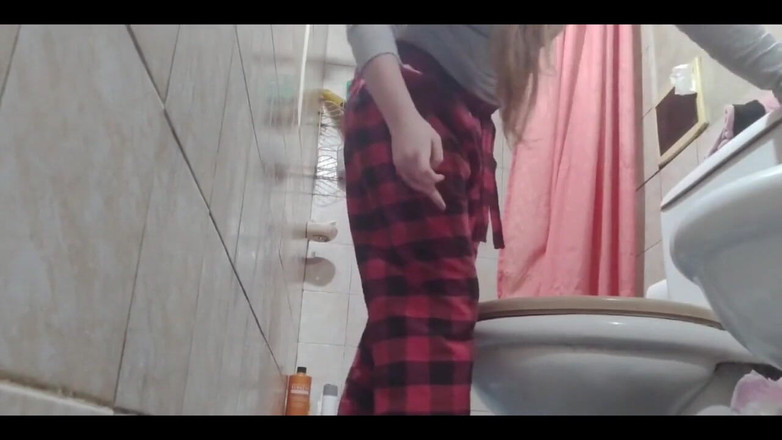 RavenHearth666VIP: Tu guardi che io mentre vado in bagno