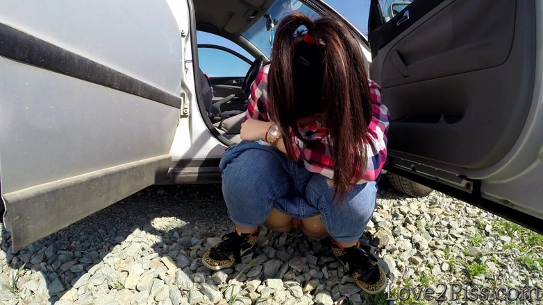 Love 2 Piss: Neredeyse işerken yakalanıyor