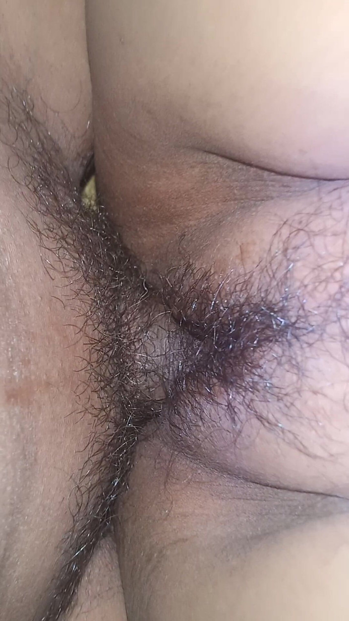 skkumari257: I Fingered My Wife's Pussy and Took Out the Water
