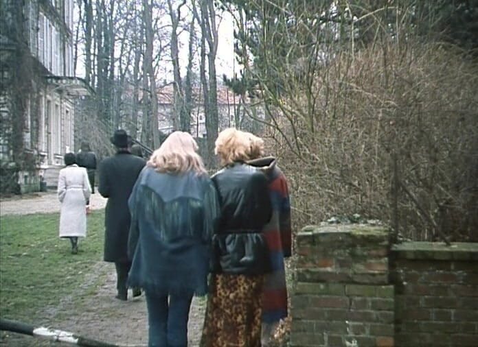 Euro Blue Movies: Roztrhané kalhotky, obyvatelé s roztaženými hýždími dolů (1980)