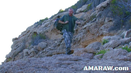 Amaraw: Брюнетка повія Беттіна Кокс анально трахається раком на пляжі