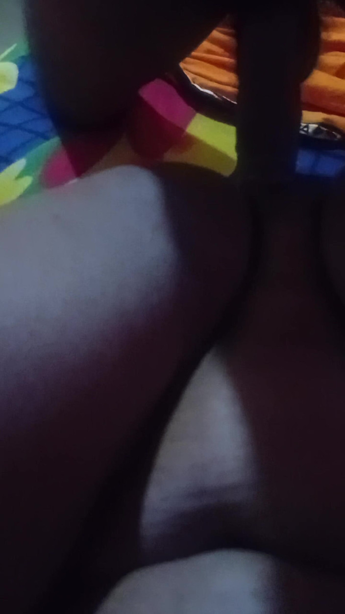 Sex Land: Esposa llorando, Aah Aah