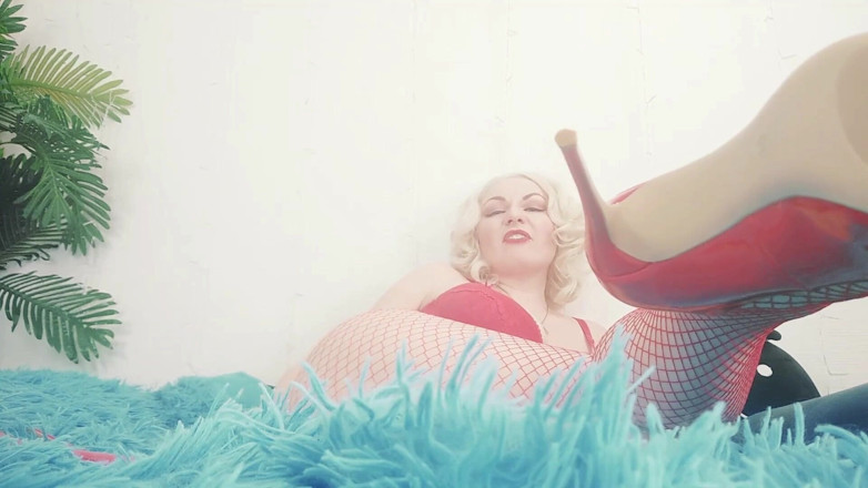 Arya Grander: Video de dominatrix en primer plano