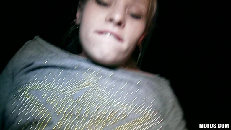 Stranded Teens: Strandade tonåringar - Rysk blond lola taylor cucks hennes pojkvän och älskar...