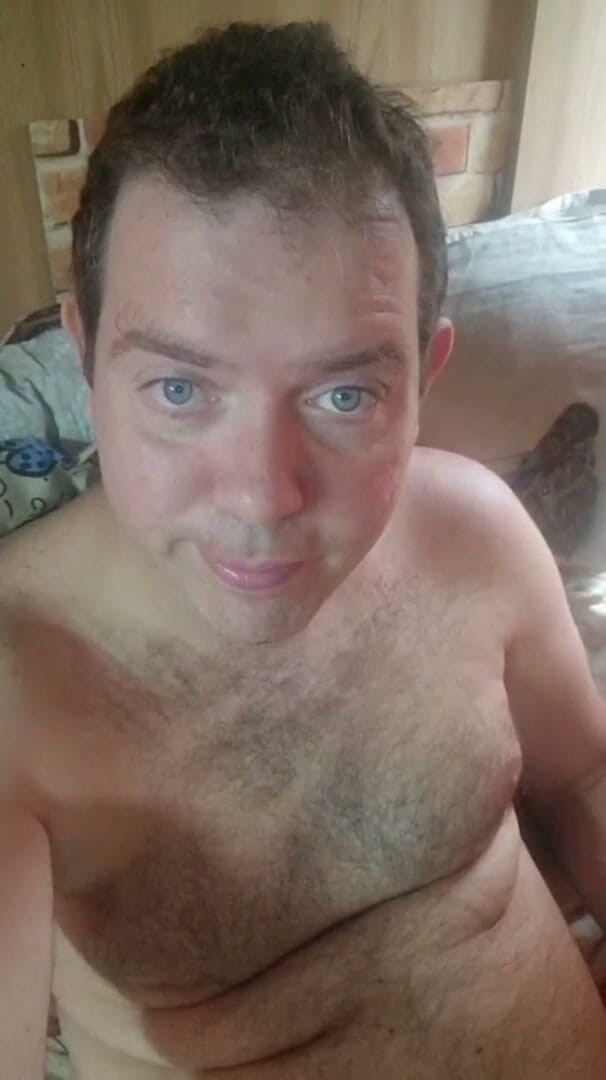 Mirko2589: All Naked in Small Room