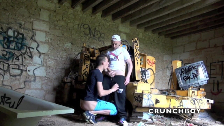 Sneaker gay: Tenisová dominance pro Jesse a Johna venku