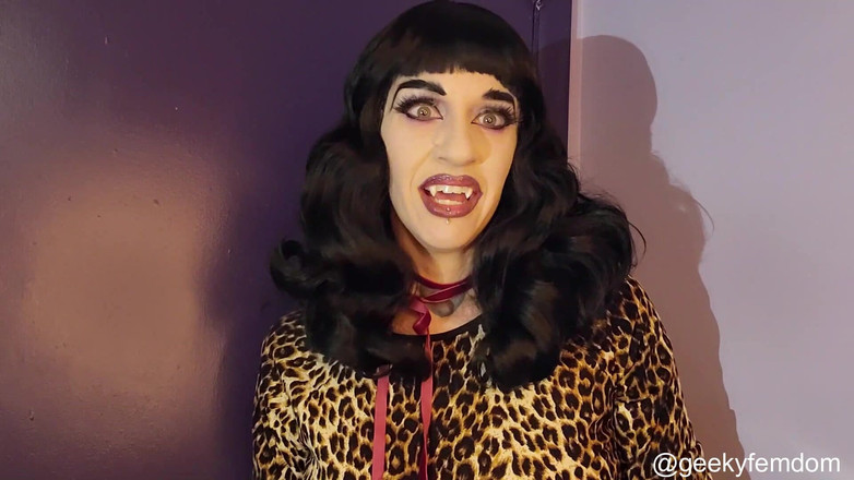 Geeky Femdom: Draag Futa- passie van de maan