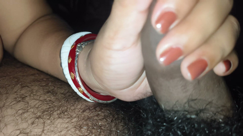 Playboy rahul: Indische Desi-vrouw melkshow en probeer dubbel in haar poesje te...