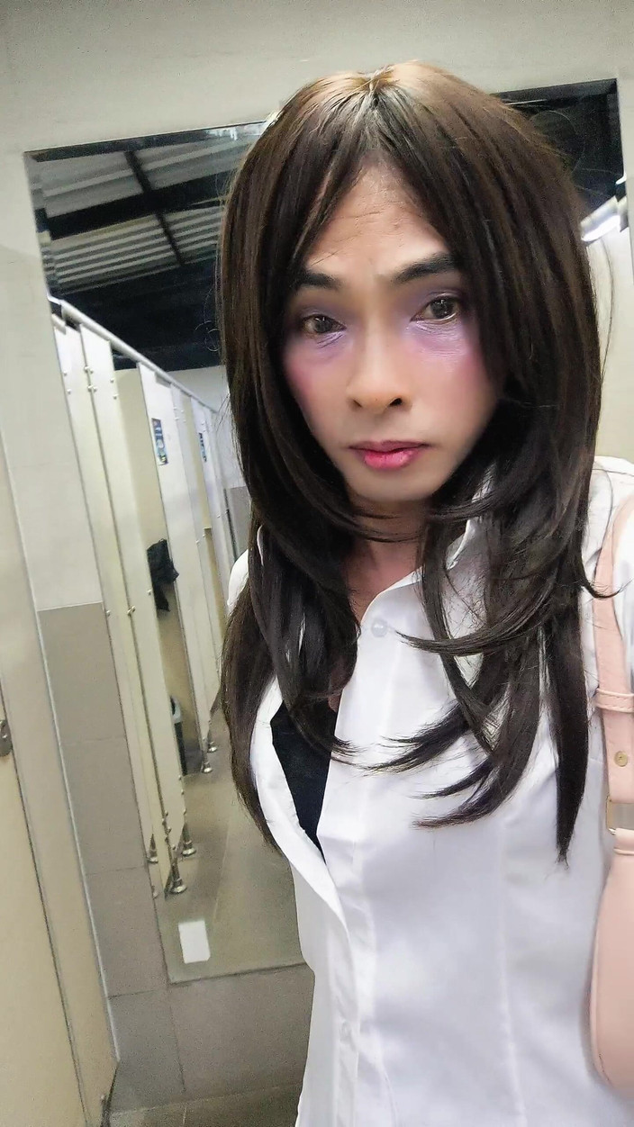 Menaiisd: Blegul meu se comportă ca o curvă.