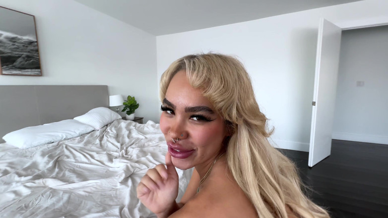 J-Mac: Latina seksi Luna Luxe dilambat dan dimasukkan ke dalam Nelson...