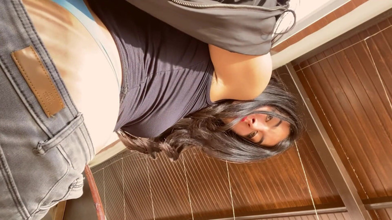 Luzyann: Risky outdoor squirt