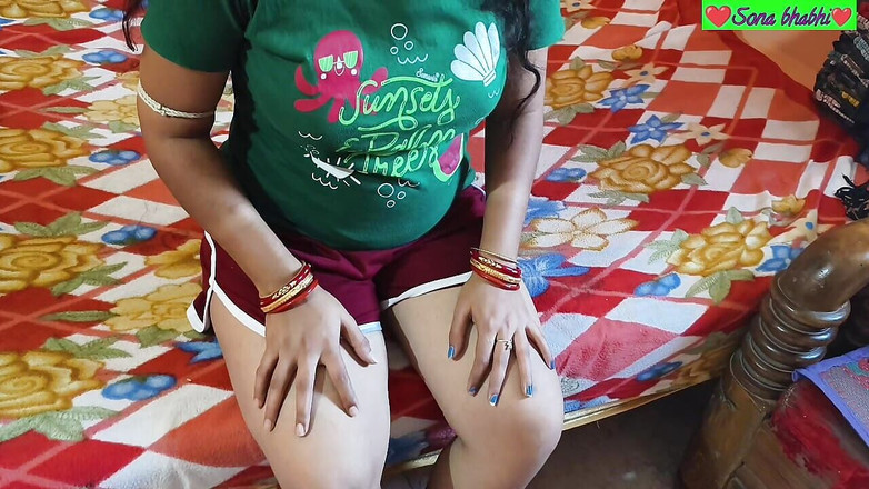 Sona bhabhi: 第一次与印度继妹发生性关系