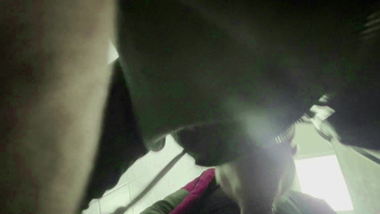 Throateman: Öğretmenin kalın sözü halka açık tuvalette berbat. Bir öğrenci için tokat