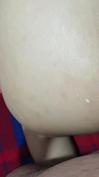 Ясный звук. Я хотела, чтобы член вошел в меня из моего рта в течение часа, и я не мог получить достаточно этого. Мой рот был очень грязным